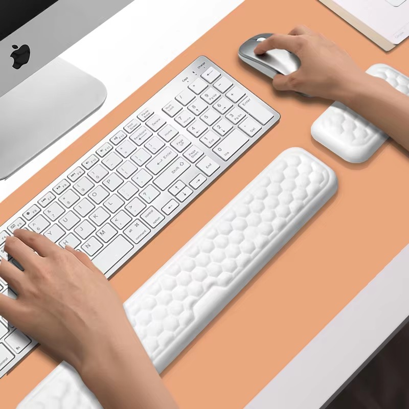 Ergonomiczna podkładka pod nad – Keyboard Wrist Pad Leather recenzja i cena